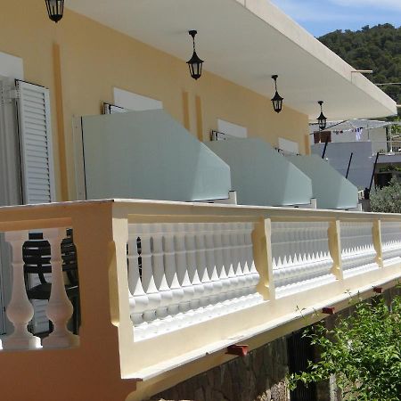 Chrysanthe'S Apartments No2 Poros Town Dış mekan fotoğraf