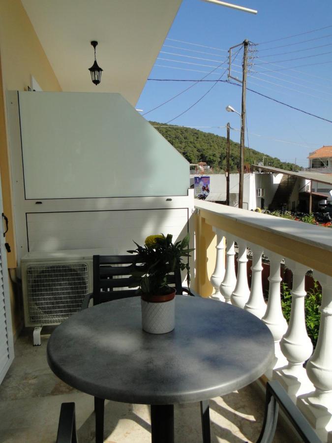 Chrysanthe'S Apartments No2 Poros Town Dış mekan fotoğraf